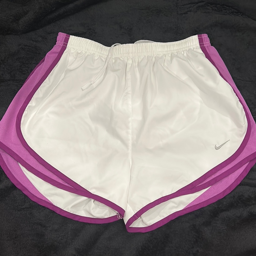 white nike shorts